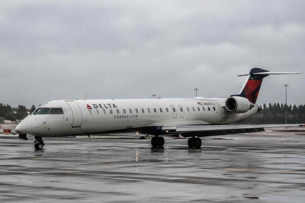 Delta Connection DL3543 Emergency Landing